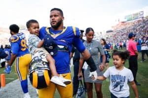 Aaron Donald Bio: Ehefrau, Kinder, Vertrag, Draft, NFL & Rams