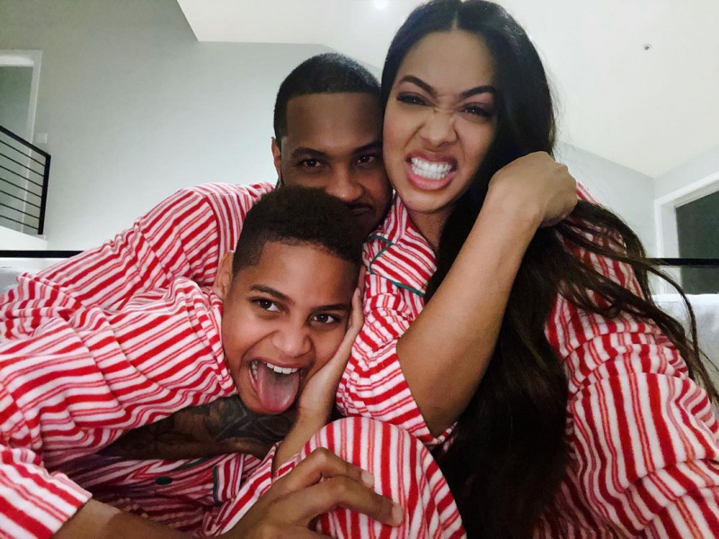   Carmelo Anthony med sin ekskone og sønn