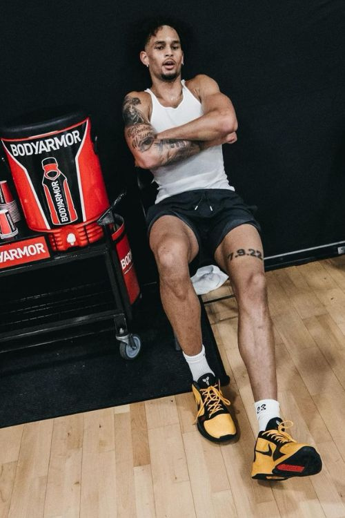 Dereck Lively hviler og kommer sig