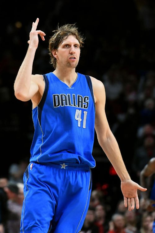 Hat Dirk Nowitzki einen Bruder? Schwester Silke Nowitzki und Eltern
