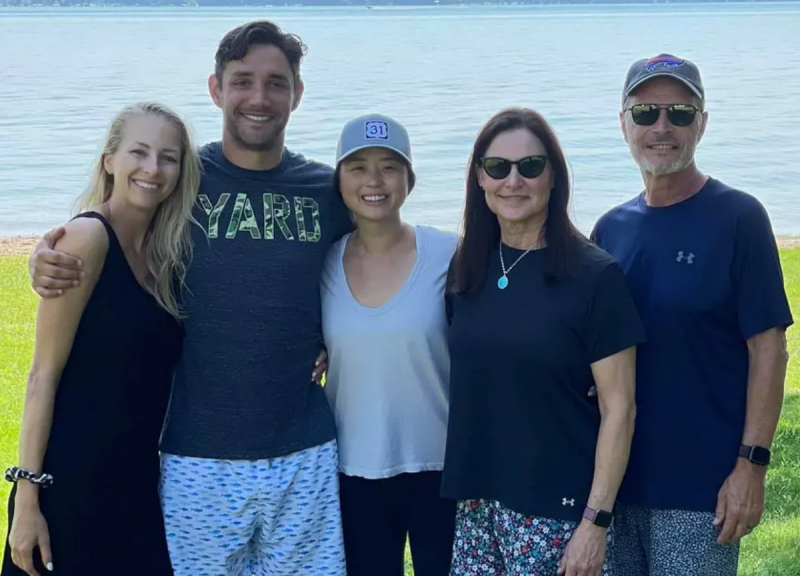 Alec Martinez med sin familie