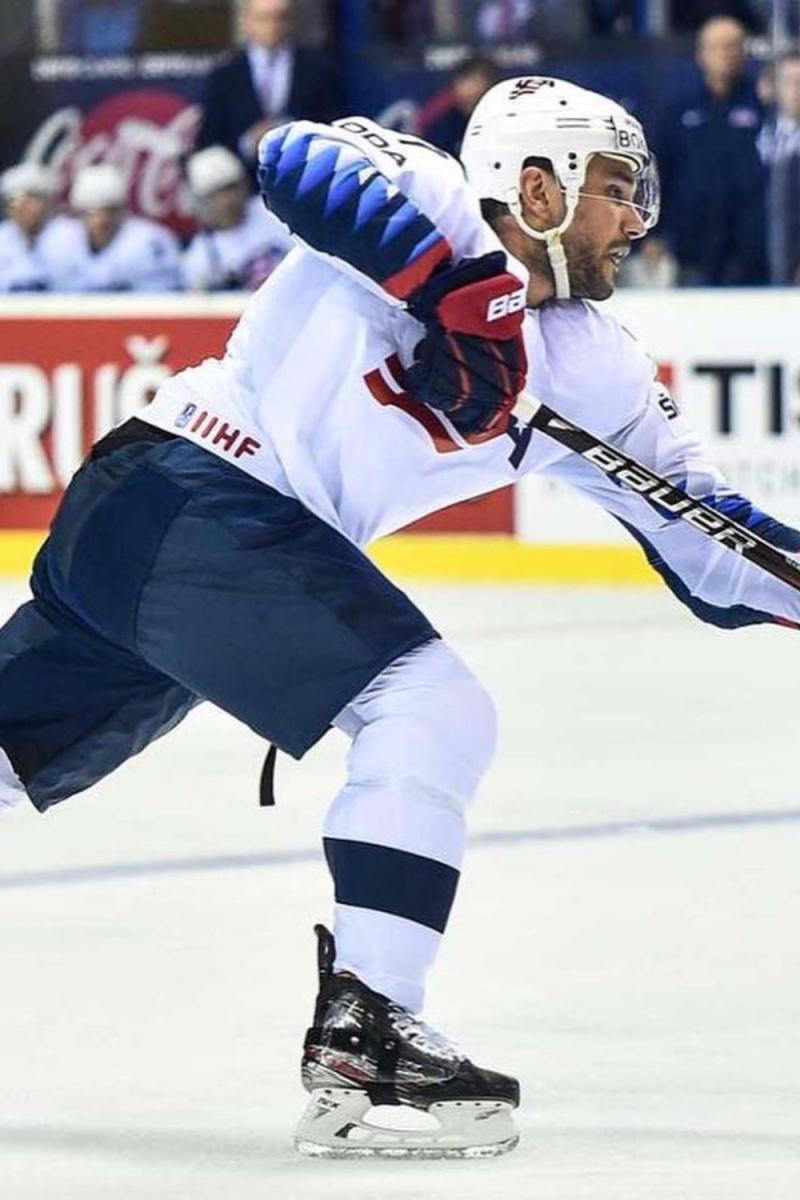 Alec Martinez, en professionel ishockeyforsvarer