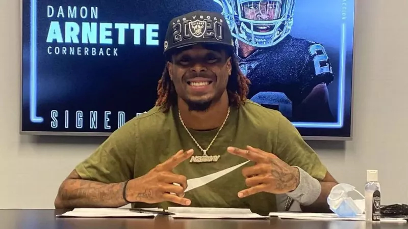  Damon Arnette is ongehuwd