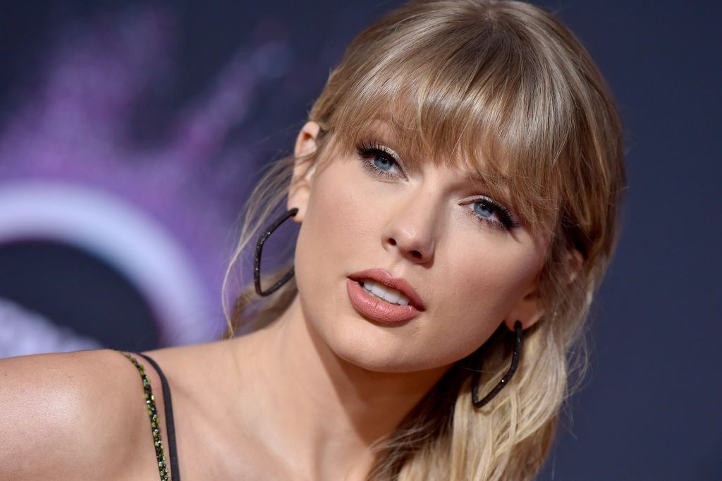 Taylor Swift participa do American Music Awards 2019