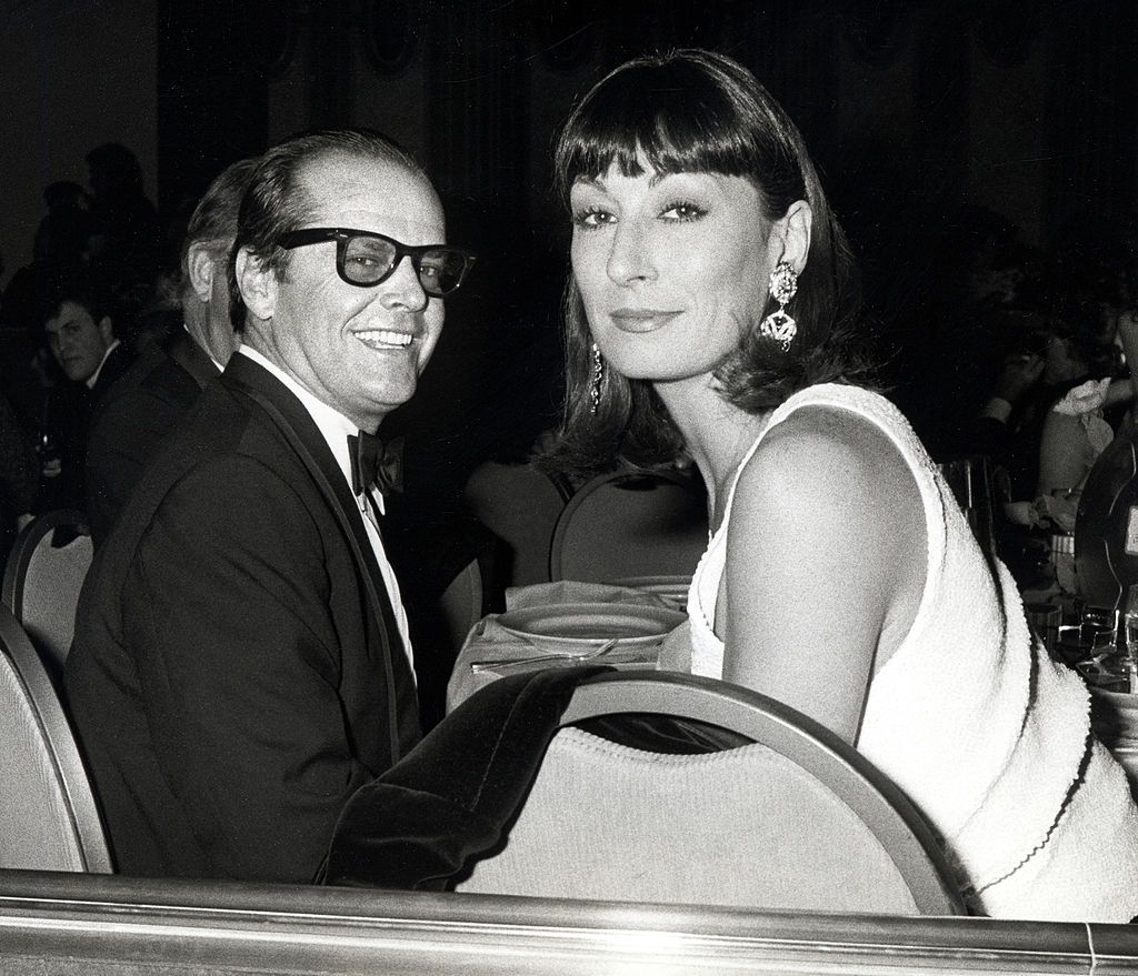 Por quanto tempo Anjelica Huston e Jack Nicholson namoraram?