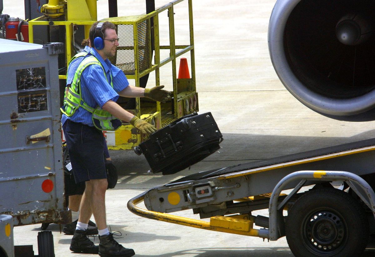 15 Geheimnisse, die Ihnen Ihr Gepäckabfertiger am Flughafen nicht verrät