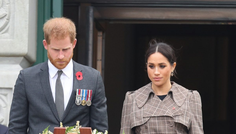   Princas Harry ir Meghan Markle padeda vainiką prie Nacionalinio karo memorialo