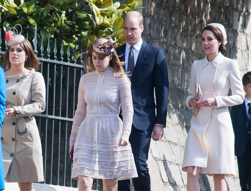   Príncipe William, Kate Middleton, que pode estar em uma briga com a princesa Beatrice, e a princesa Eugenie participam do culto de Páscoa em St George's Chapel together